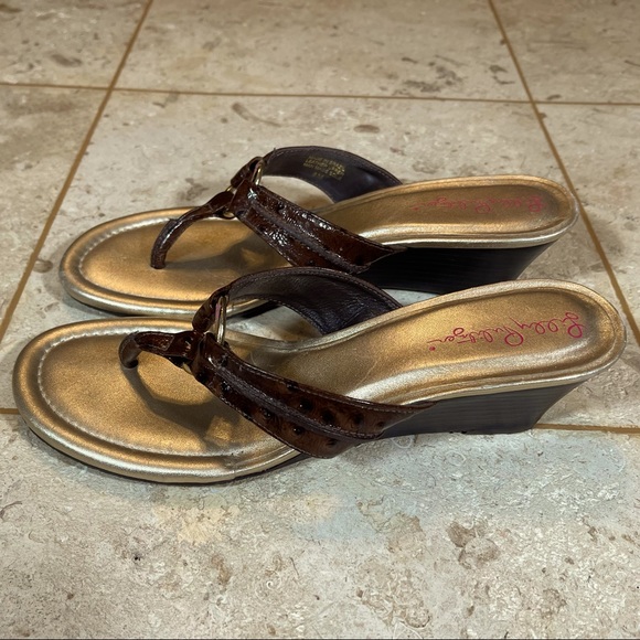 Lilly Pulitzer Shoes - Lilly Pulitzer Sandals, Size 8. Previous party host pick 🛍